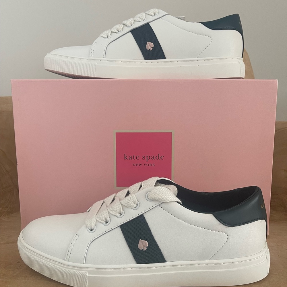 Iggy White and Blue Sneakers